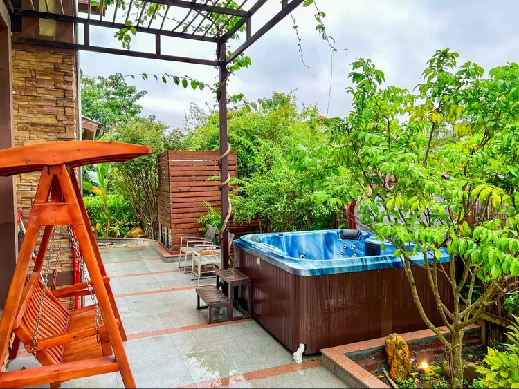 巴厘岛5房7床大泳池温泉十按摩恒温池别墅