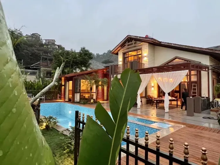 巴厘岛5房7床大泳池温泉十按摩恒温池别墅