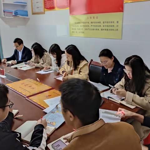 振楫扬帆齐奋进，凝心聚力再远航——扬芬中学举行2023届九年级教师座谈会