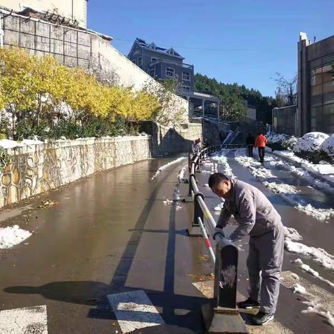 推进外立面整治  美化社区形象