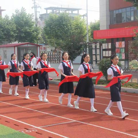 学习二十大，争做好队员——滕州市实验小学荆河路校区入队仪式