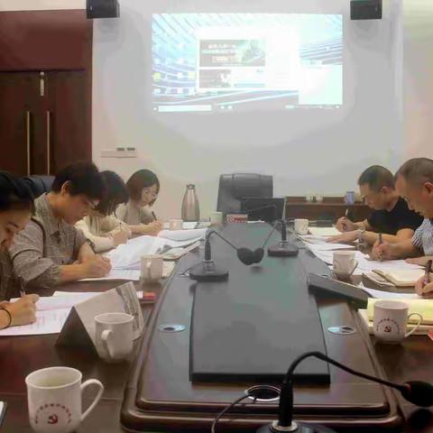 县信访局党支部开展“不忘初心、牢记使命”主题教育专题学习