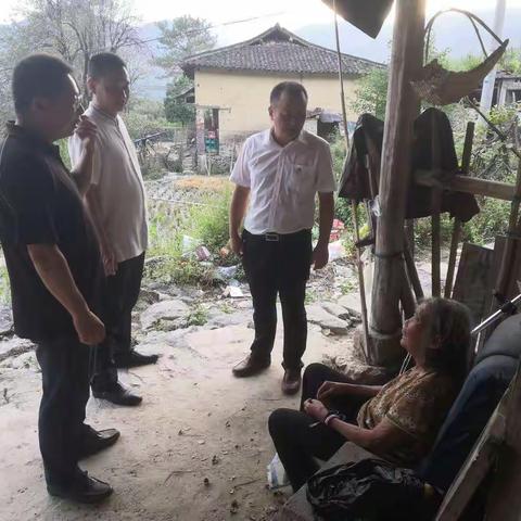 县信访局党支部深入结对村开展调研走访深化“三服务”