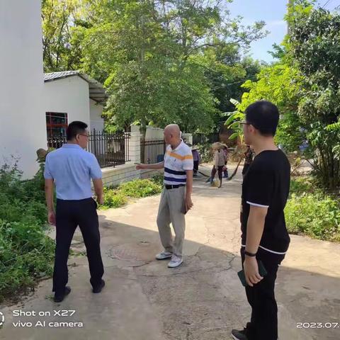 开展环境卫生整治，助力乡村振兴