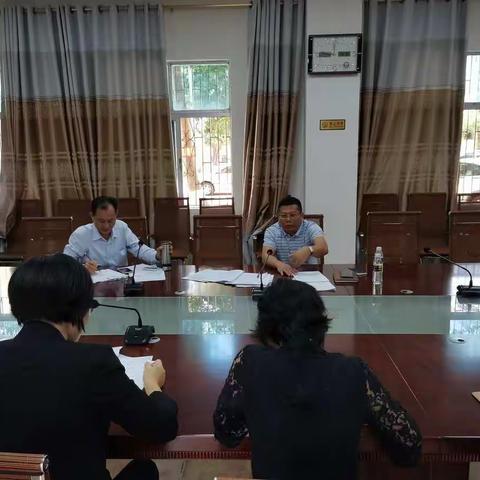 市委党校副校长陈纯英主持召开教务科夜校办日常工作会议