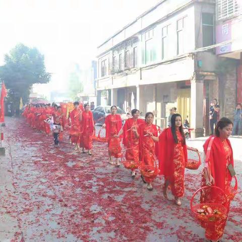 龙门县龙田镇凌角塘村上首村举行首届出嫁女回娘家相聚相亲感恩活动