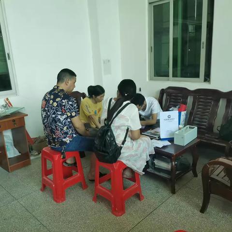 走进工厂，为金融消费者普及消保知识