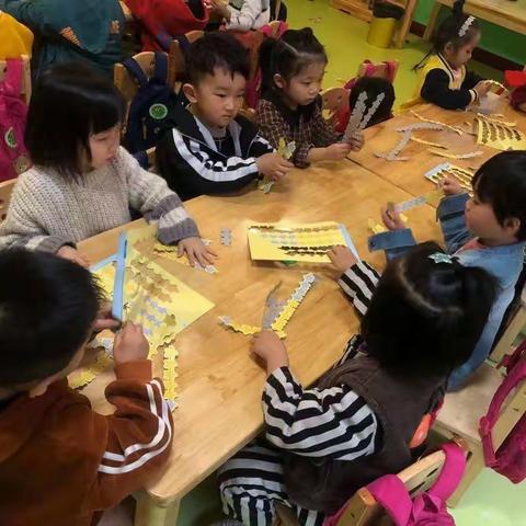 龙翔幼儿园中二班十月二十二一日生活锦集