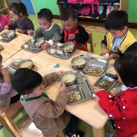龙翔幼儿园中二班十月十日一日生活锦集