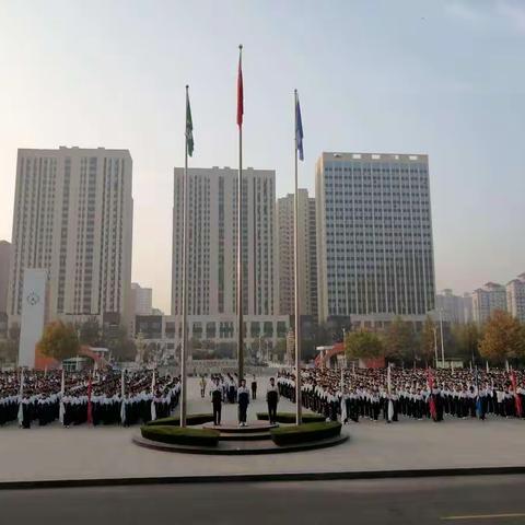 乘风破浪     扬帆起航----记八年级十班升旗仪式