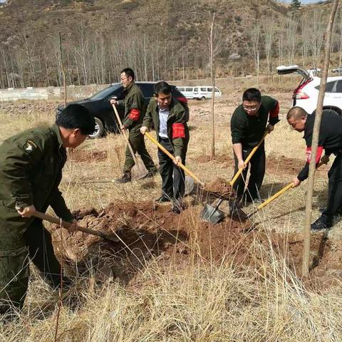 县委常委、常务副县长胡亚明在官滩乡、景凤乡督查护林防火等工作