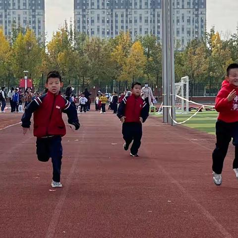 垦利区第三实验小学一年级二班体测精彩瞬间