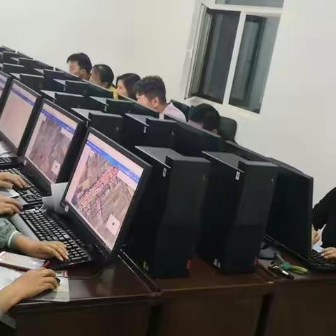 嘿，村里来了大学生专职村文书