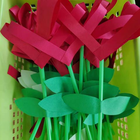 甘龙幼儿园，大二班小朋友们祝所有的妈妈“女神节”快乐。