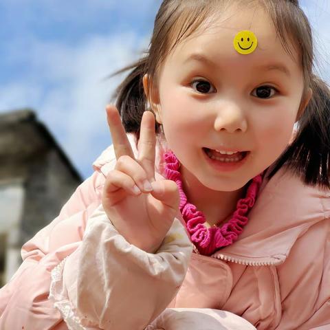 甘龙幼儿园大二班户外活动，瞬间抓拍最美哦，一起来看一看吧！