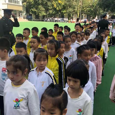 小小军人我最棒  我为祖国献军礼— 实验小学一年级1班军训体验活动纪实