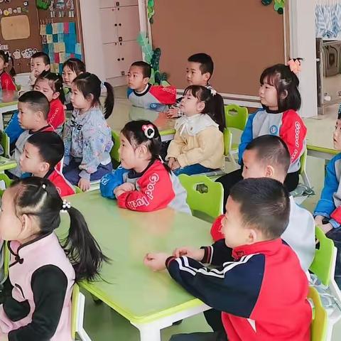 “幼”见开学，“育”你成长——乌丹二幼中四班开学第一课