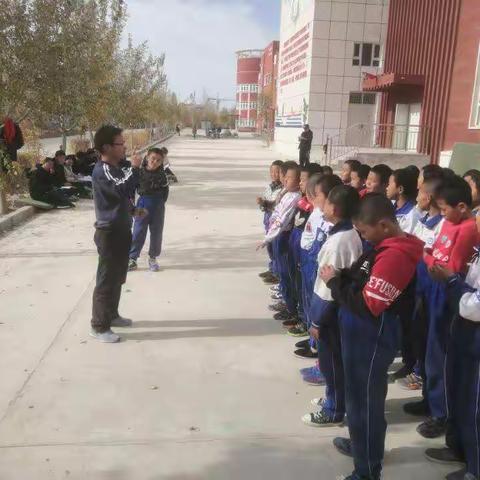 顶天立地小课堂—手倒立练习