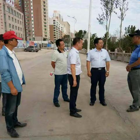 抓治理、建长效，扮靓早市环境面貌，为东区创城添砖加瓦。