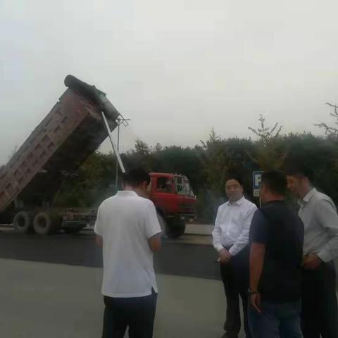 李清占副县长视察锦绣路建设施工情况