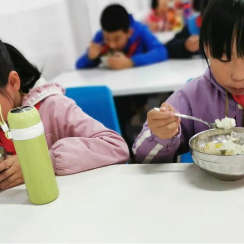 乌审旗沙尔利格中心小学“厉行勤俭节约 反对餐饮浪费”倡议书