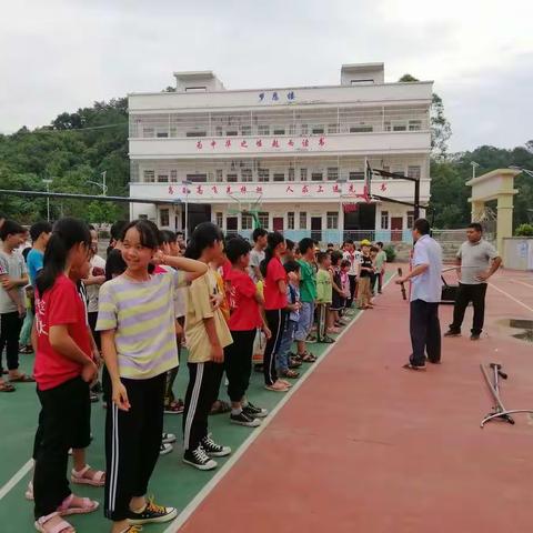 苍梧县岭脚镇丰田小学防暴演练活动