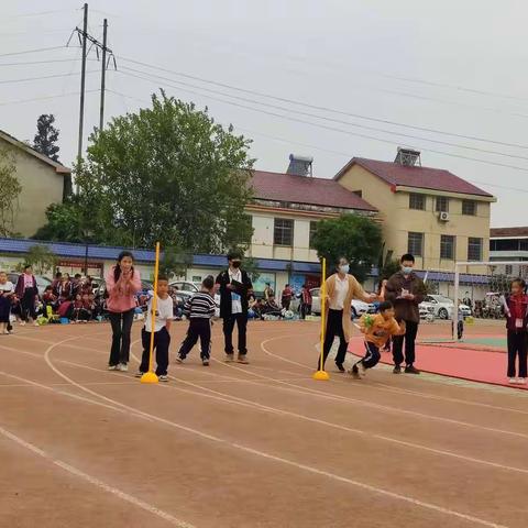 运动小将来啦！——灌溪镇中心小学第25届校运会