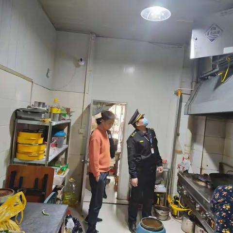 油烟排放勿放松，新安路街道开展餐饮油烟整治活动