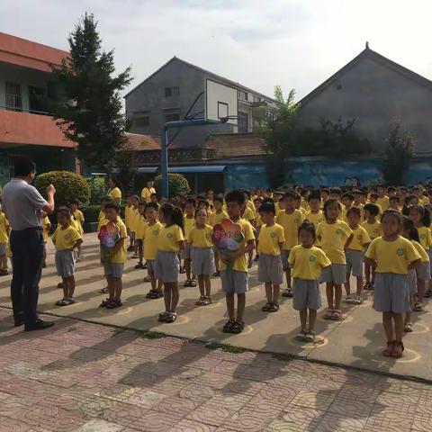 梁庄中心幼儿园毕业班幼儿参观小学活动实践