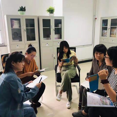 魅力教学，智慧共分享——橡树湾小学石油校区一年级组语数特色作业交流活动