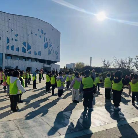 走出幼儿园 参观博物馆——宣城市区爱心幼儿园社会实践活动