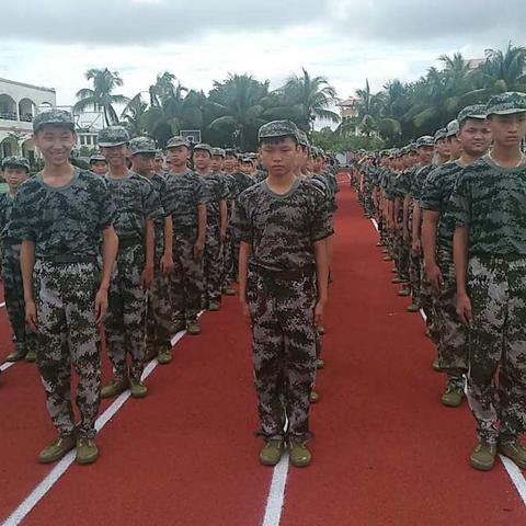 有一种青春，叫军训！致万宁海之南七年级二班