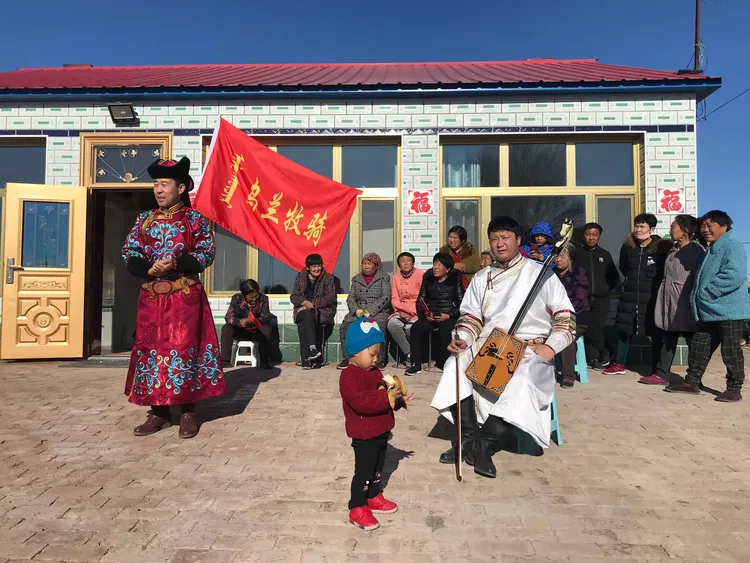 【扎赉特旗乌兰牧骑热烈庆祝《内蒙古自治区乌兰牧骑条例》颁布实施】