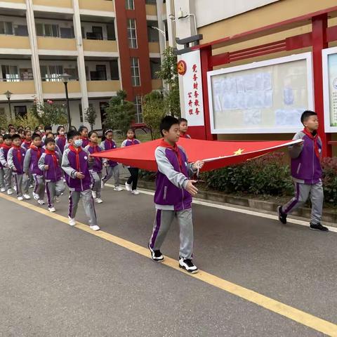 正阳县第十四小学“以诚信为本，做诚信队员”主题升旗仪式