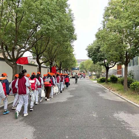 “双减”在路上，研学促成长         ——记花林小学后坝研学活动