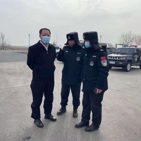 大庆市公安局党委委员、副局长艾长君亲临哈大卡点检查指导工作