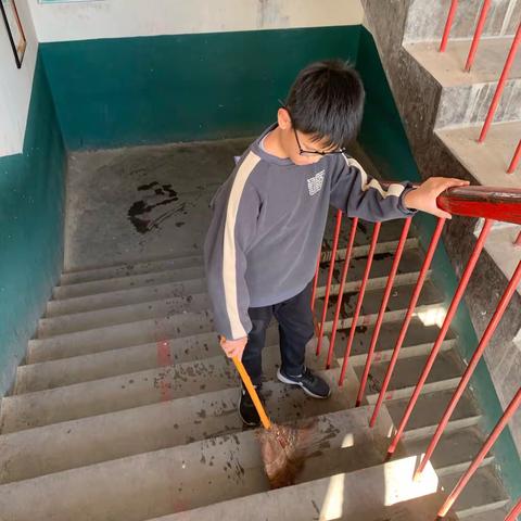 一言一行彰显文明风范，一点一滴凝聚创卫真情！——焦作市第三十六中学