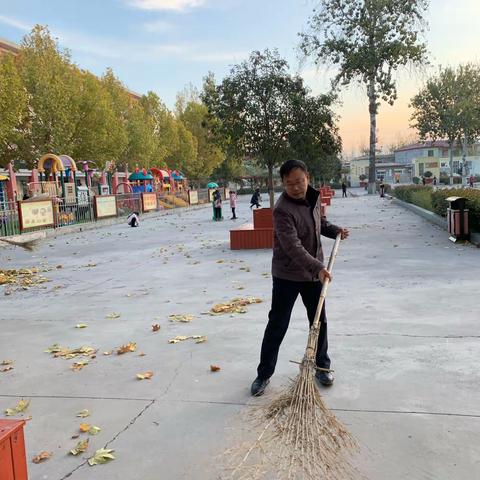 鲜花还需绿叶扶，校园更需大家护！——焦作市第三十六中学