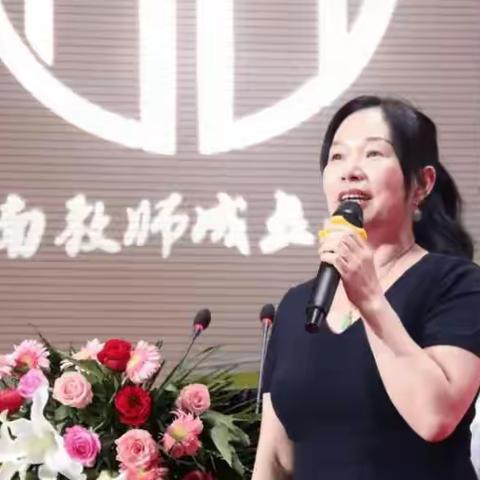 2022年河河南教师成长学院凤霞导师班学员风采