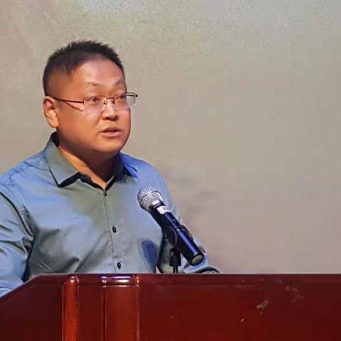 南芬区教育局举办 “不忘初心、牢记使命”主题教育观影活动