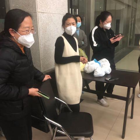 抗击疫情，我们一起行动！