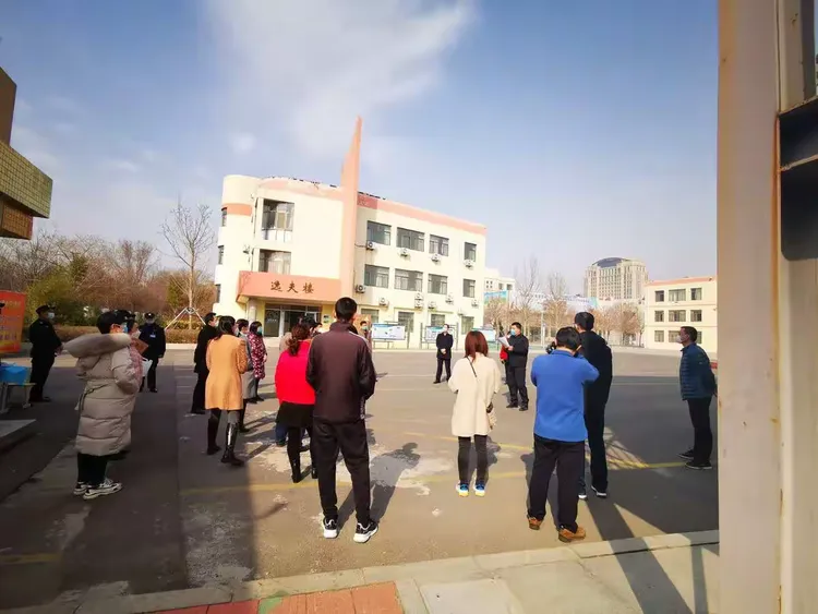 东营市实验小学疫情防控一日流程及突发事件应急模拟演练