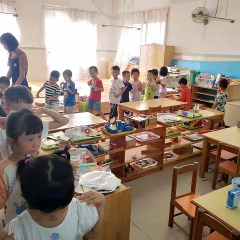 心园幼儿园《蔚蓝班》林子滢第一周幼儿园生活