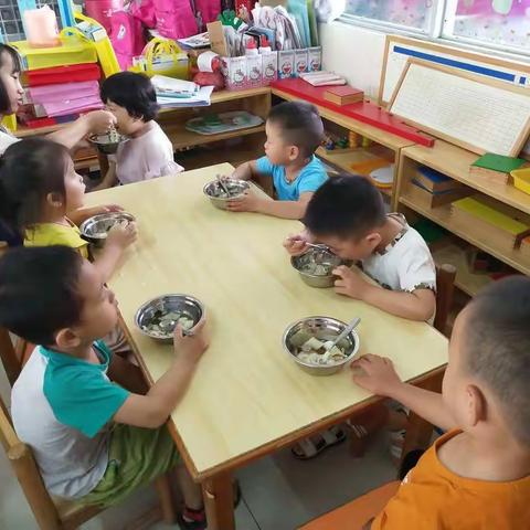 心园幼儿园《蔚蓝班》刘博呈开学记录