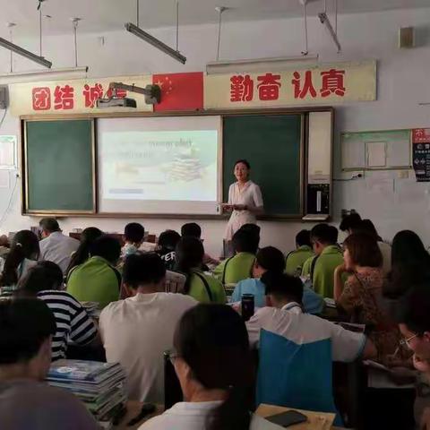 展课堂风采，促新秀成长—新兴中学新教师公开课