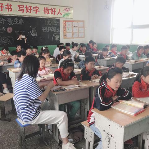 “语”我同行，“研”续成长——韩洼小学语文公开课教研活动