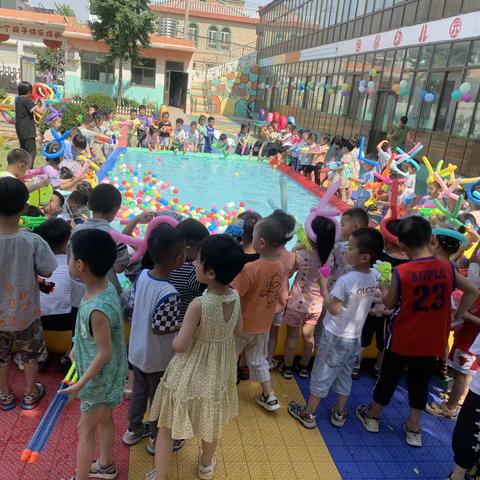 德馨幼儿园端午节主题活动——水枪🔫大战，嗨翻一“夏”》