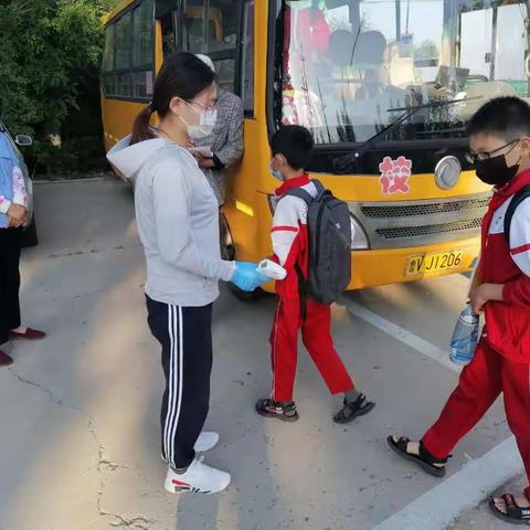 安全第一课——都昌街道双台小学上学安全风险防范