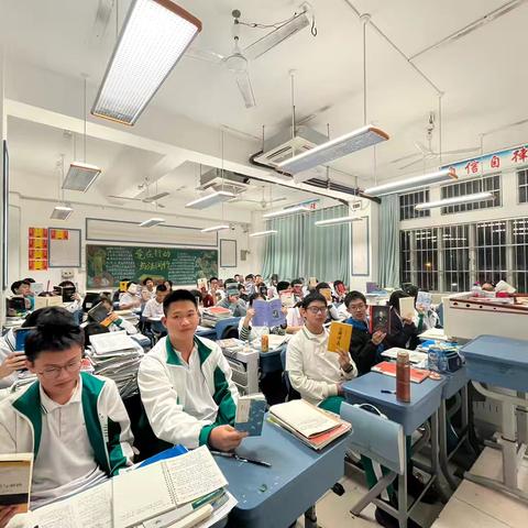 “人人一本书，人人爱读书”——高一语文阅读嘉年华