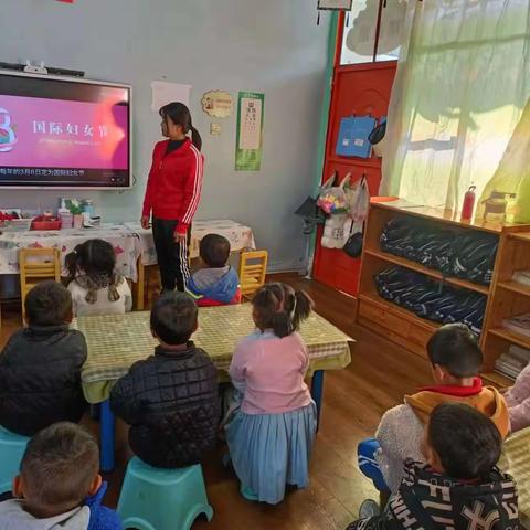 隆阳区东方红幼儿园精灵班三八妇女节主题活动